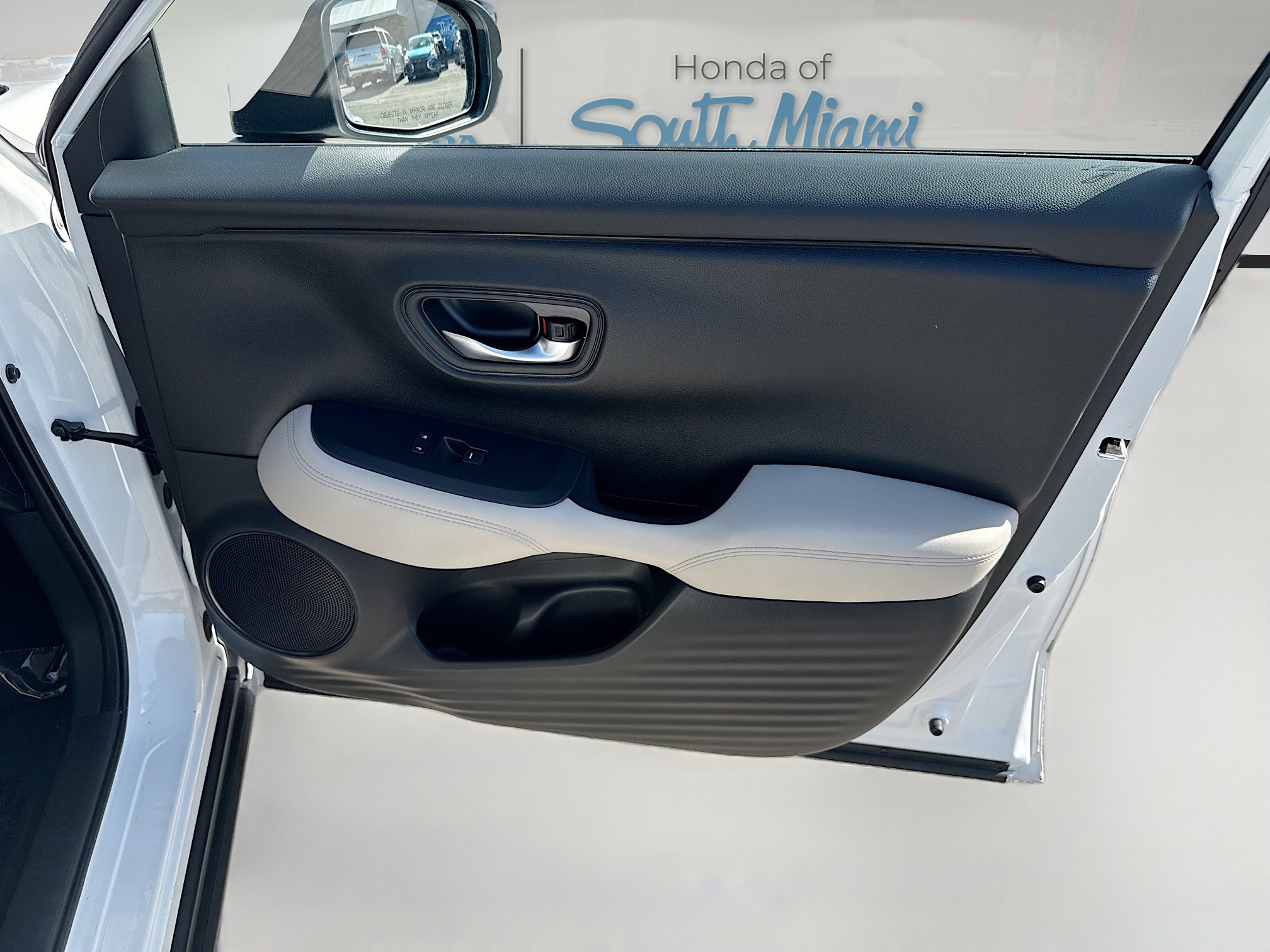 Certified 2025 Honda HR-V LX image 32