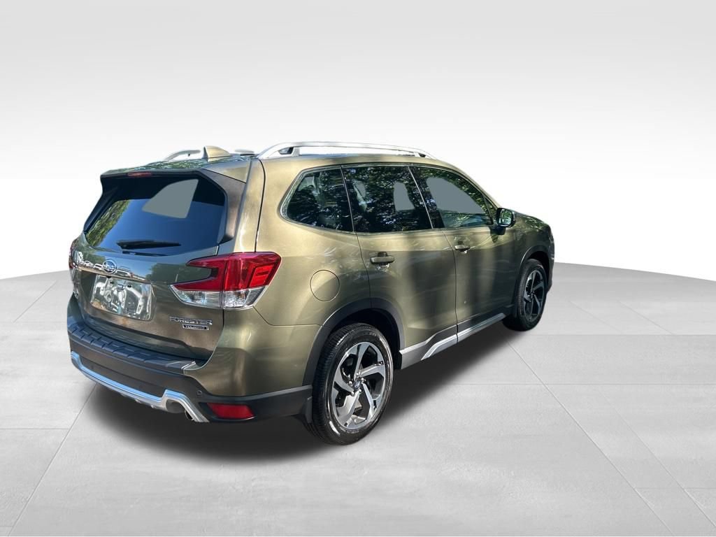 Used 2023 Subaru Forester Touring w/ Popular Package #2 AWD/4WD image 5