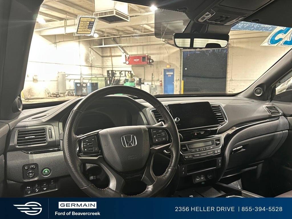 Used 2025 Honda Ridgeline Black Edition image 14