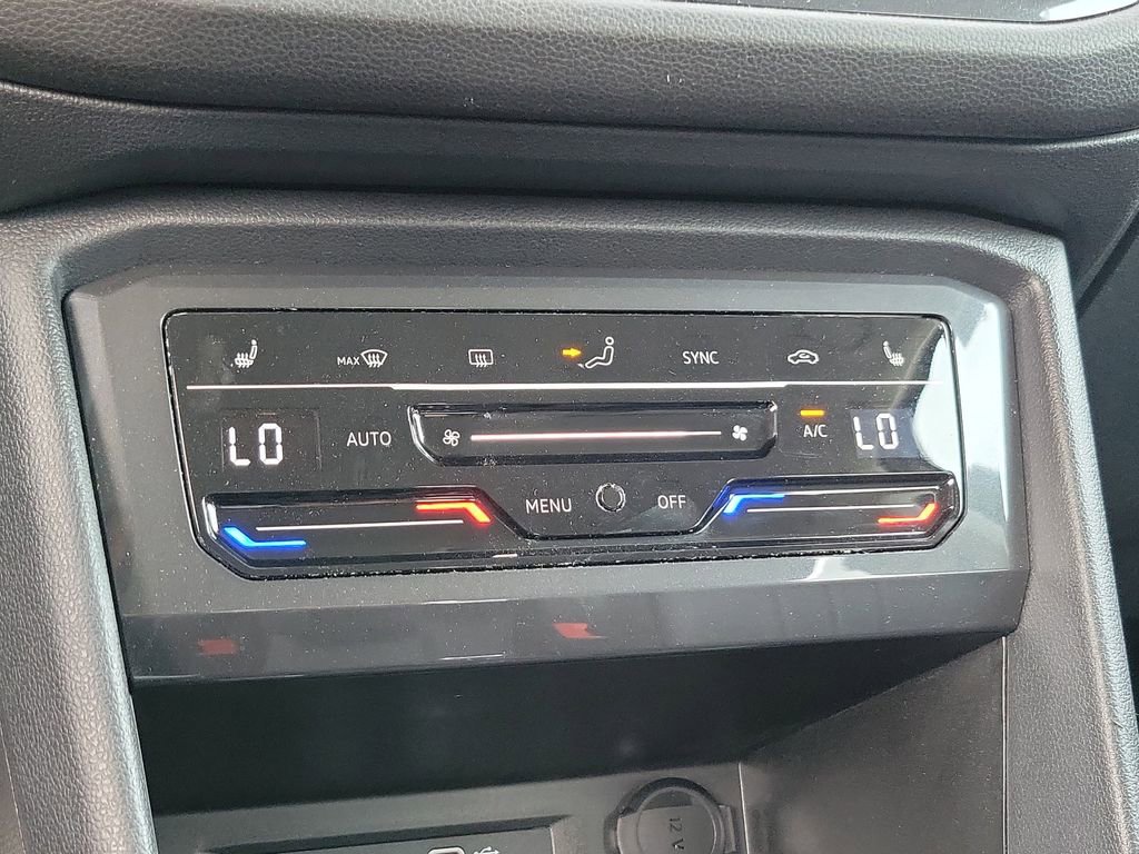 Used 2022 Volkswagen Tiguan SE image 30