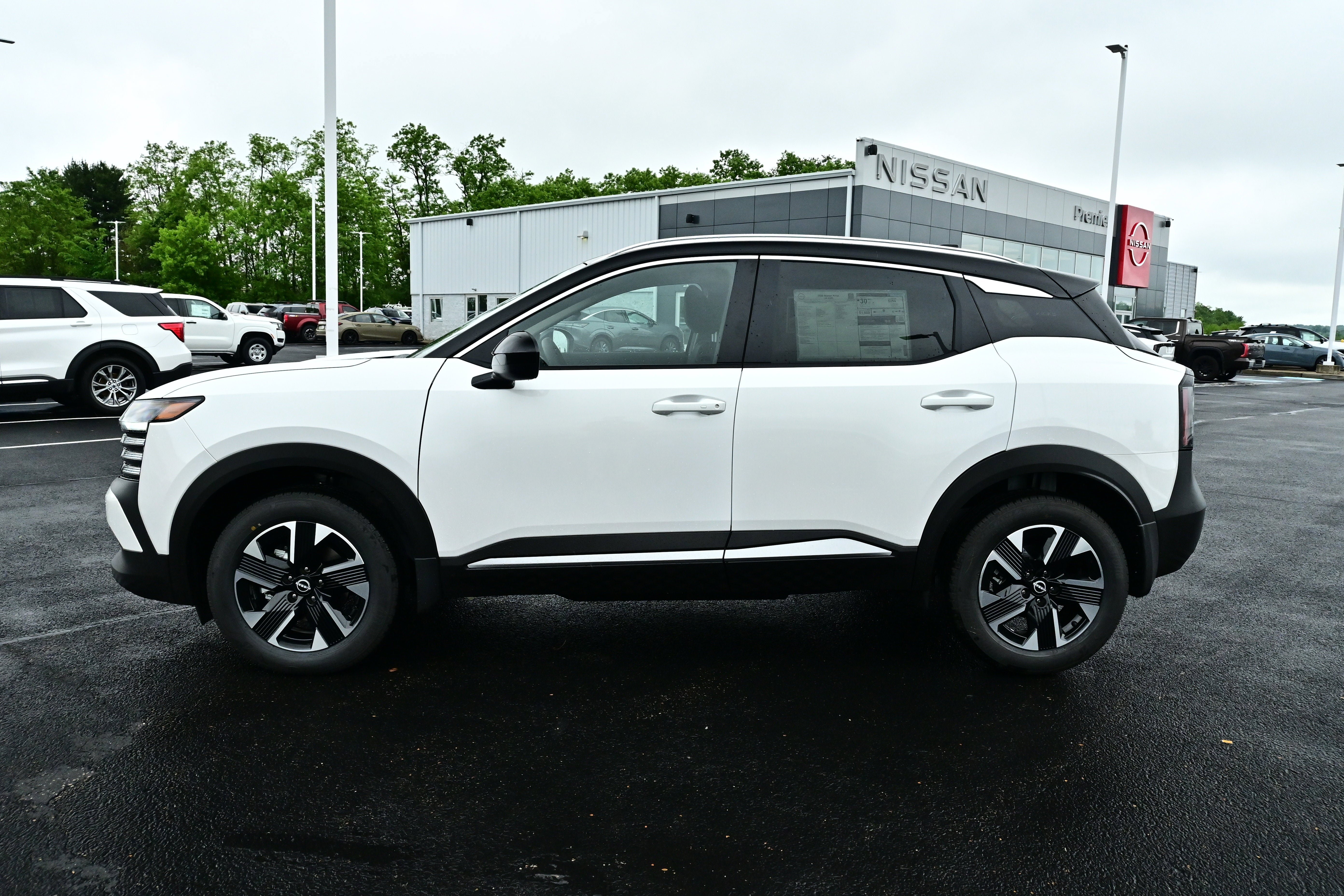 New 2026 Nissan Kicks SV w/ SV Premium Package AWD/4WD image 5