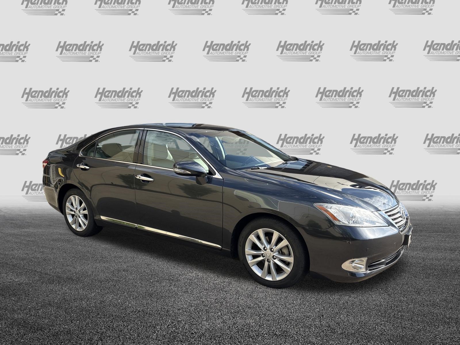 Used 2011 Lexus ES 350 w/ Preferred Accessory Package FWD image 2