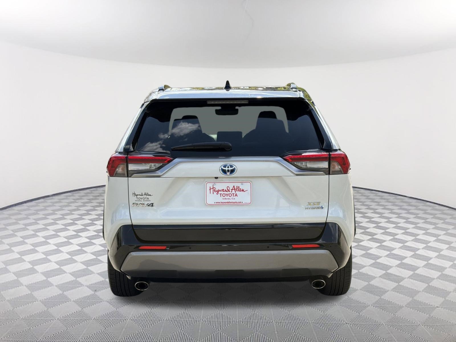 Used 2020 Toyota RAV4 XSE image 16