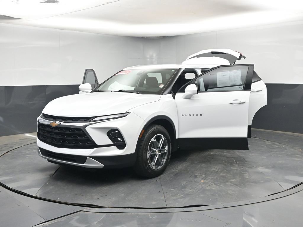 Used 2025 Chevrolet Blazer LT image 52