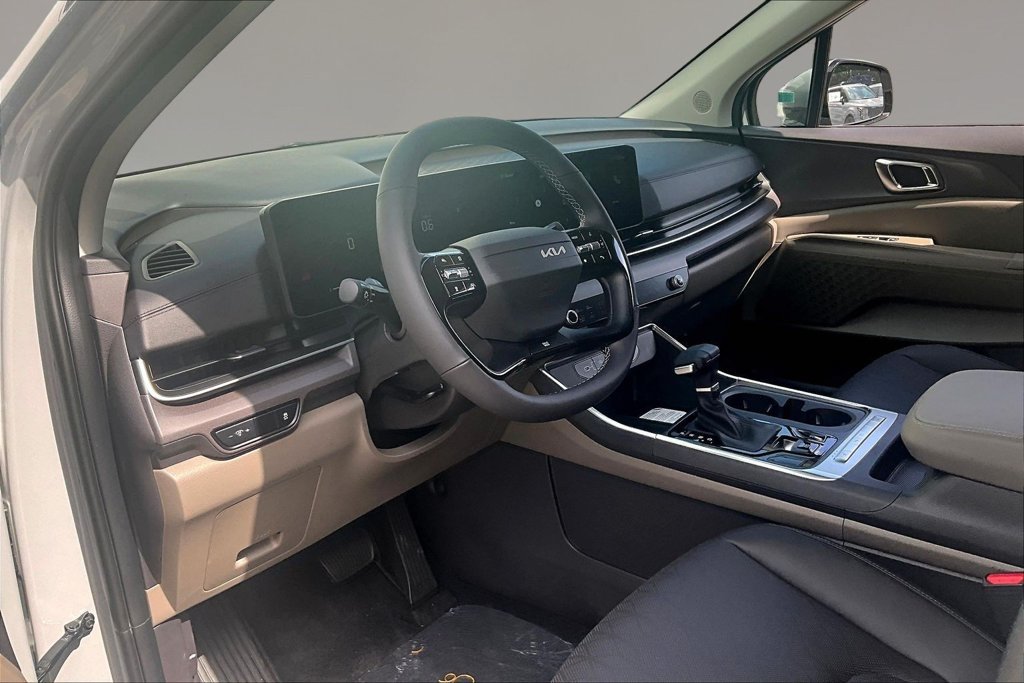 New 2027 Kia Carnival EX FWD image 7