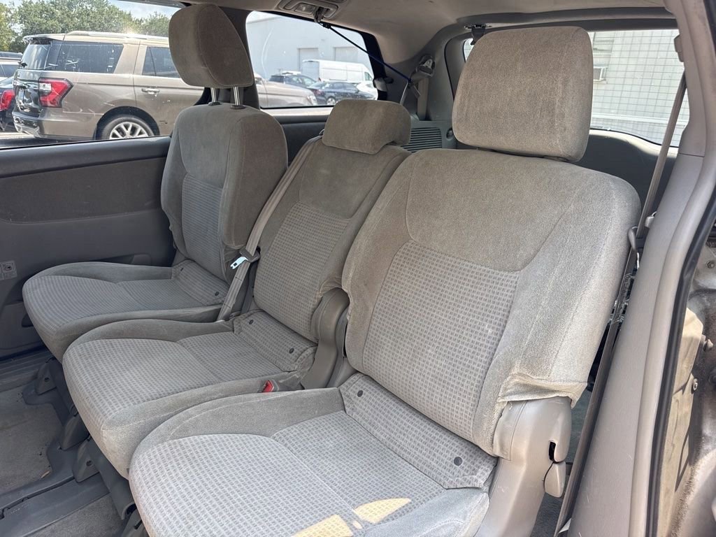 Used 2009 Toyota Sienna CE FWD image 11