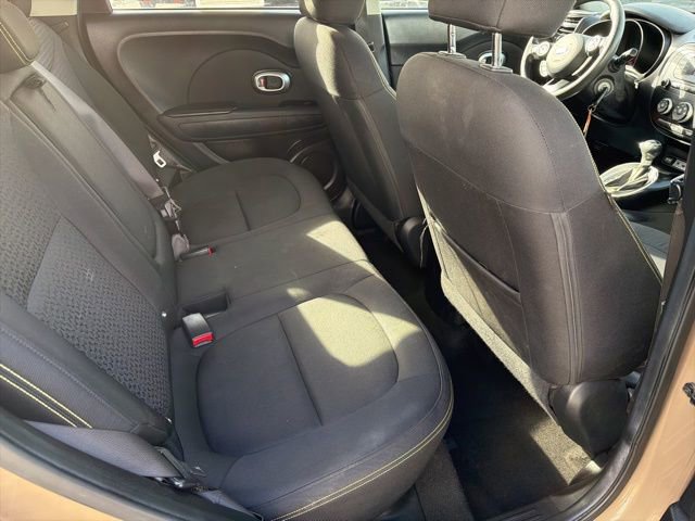 Used 2015 Kia Soul + image 27