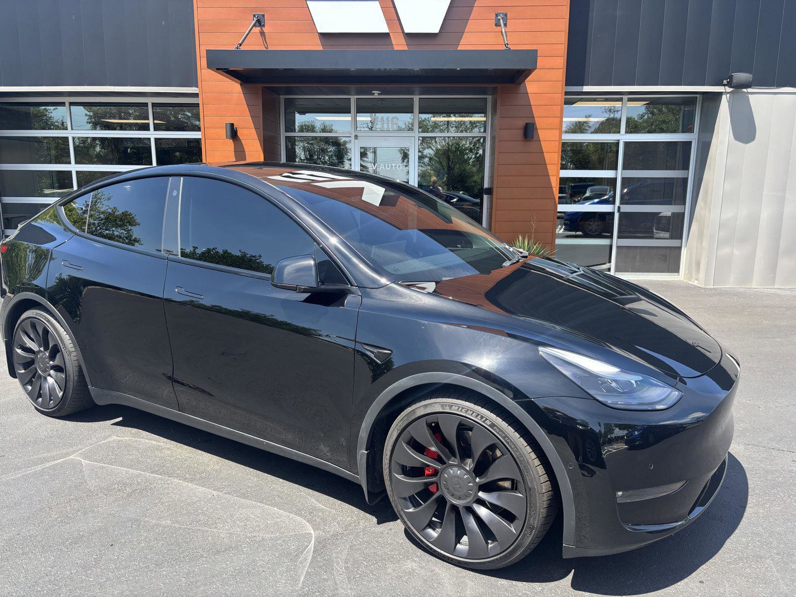 Used 2022 Tesla Model Y Performance AWD/4WD image 2