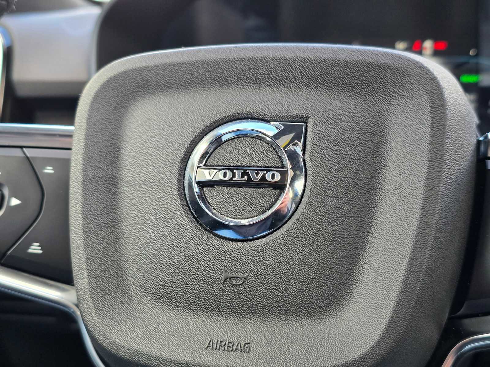 Used 2023 Volvo C40 P8 Recharge Ultimate image 30