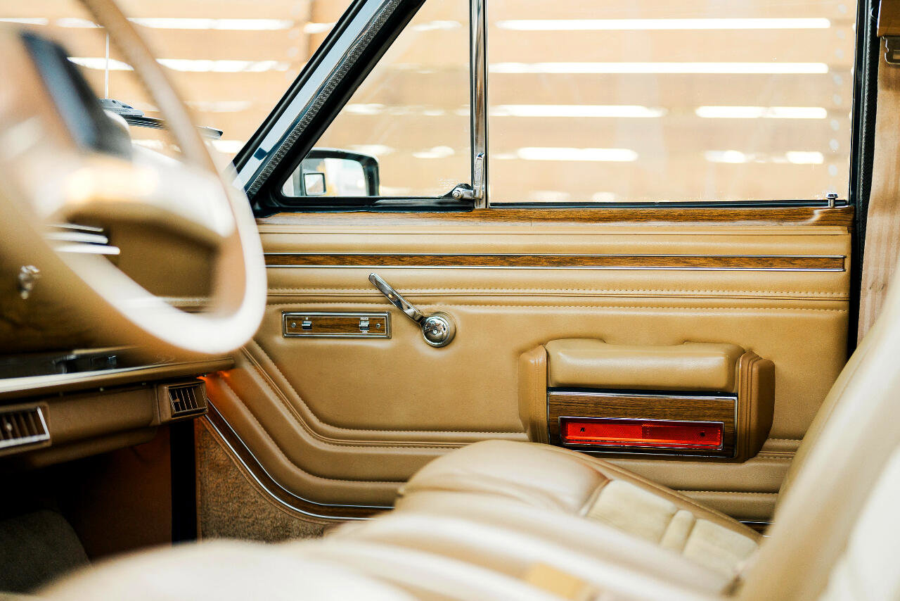 Used 1987 Jeep Grand Wagoneer image 74