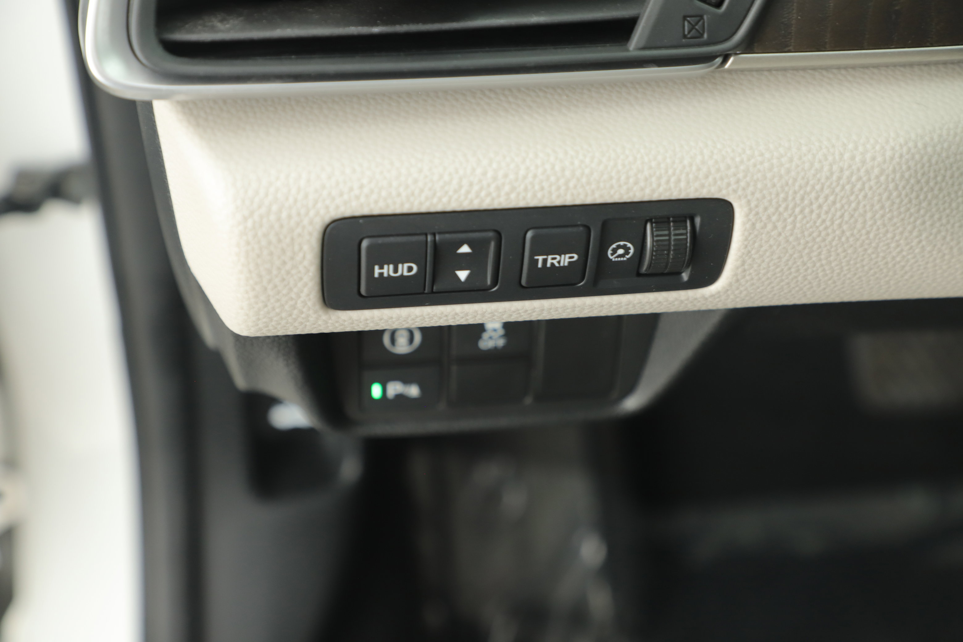 Used 2018 Honda Accord Touring image 11