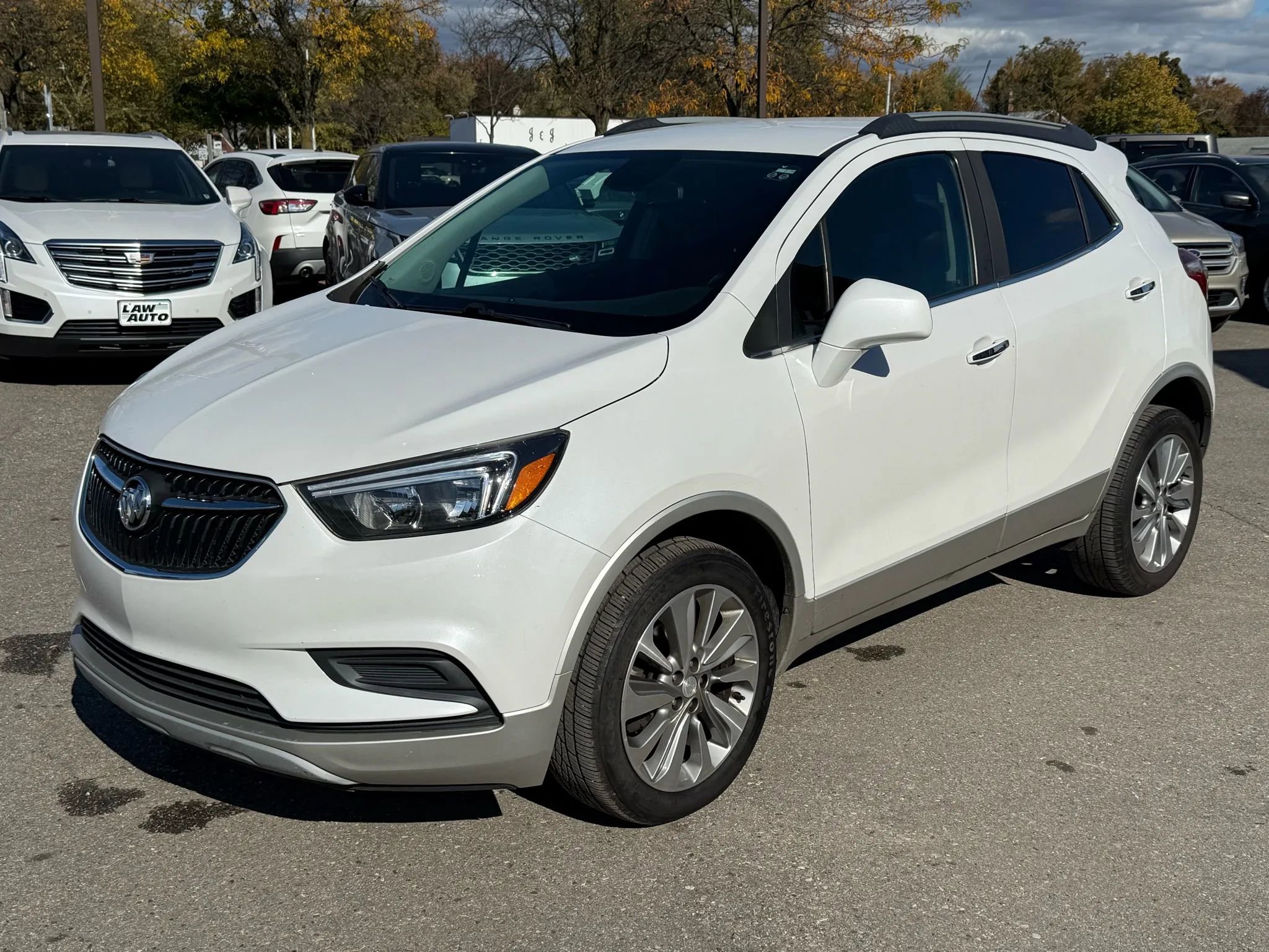 Used 2020 Buick Encore Preferred image 1