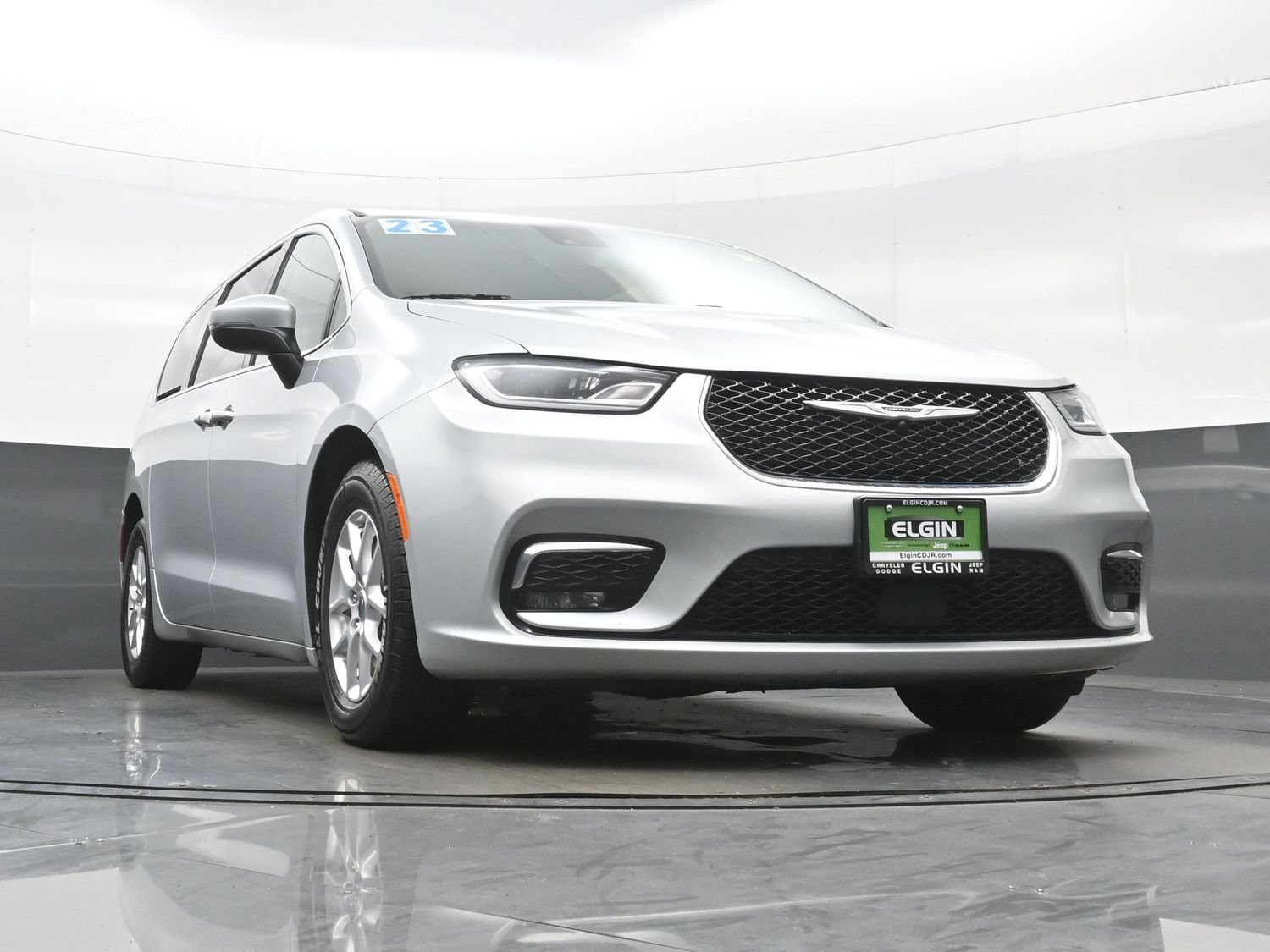 Used 2023 Chrysler Pacifica Touring-L FWD image 36