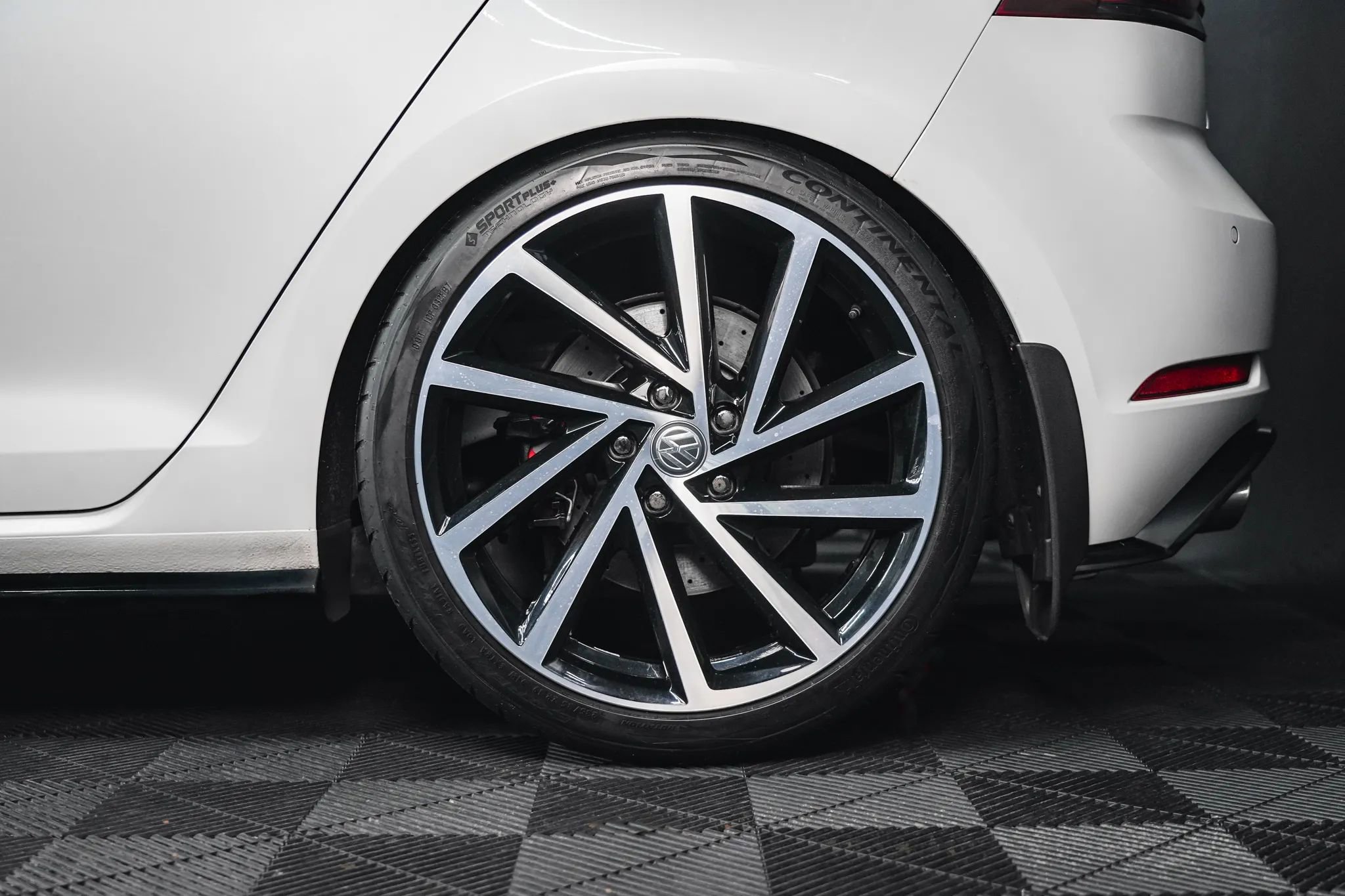 Used 2019 Volkswagen Golf 4-Door image 15