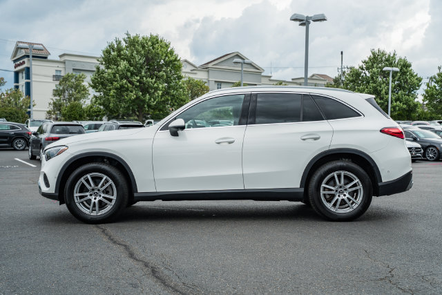 Used 2023 Mercedes-Benz GLC 300 4MATIC image 4