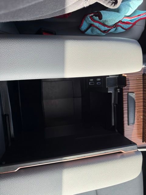 Used 2024 Toyota Sienna XLE image 23