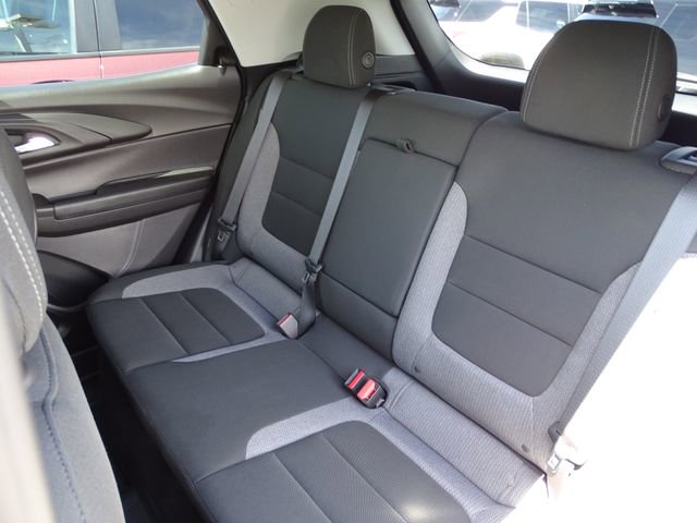 Used 2025 Chevrolet TrailBlazer LT w/ Convenience Package AWD/4WD image 9