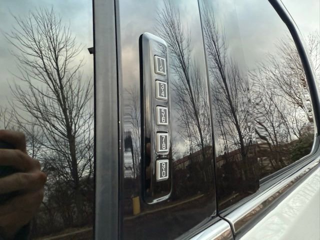 Used 2022 Ford F150 Limited image 10