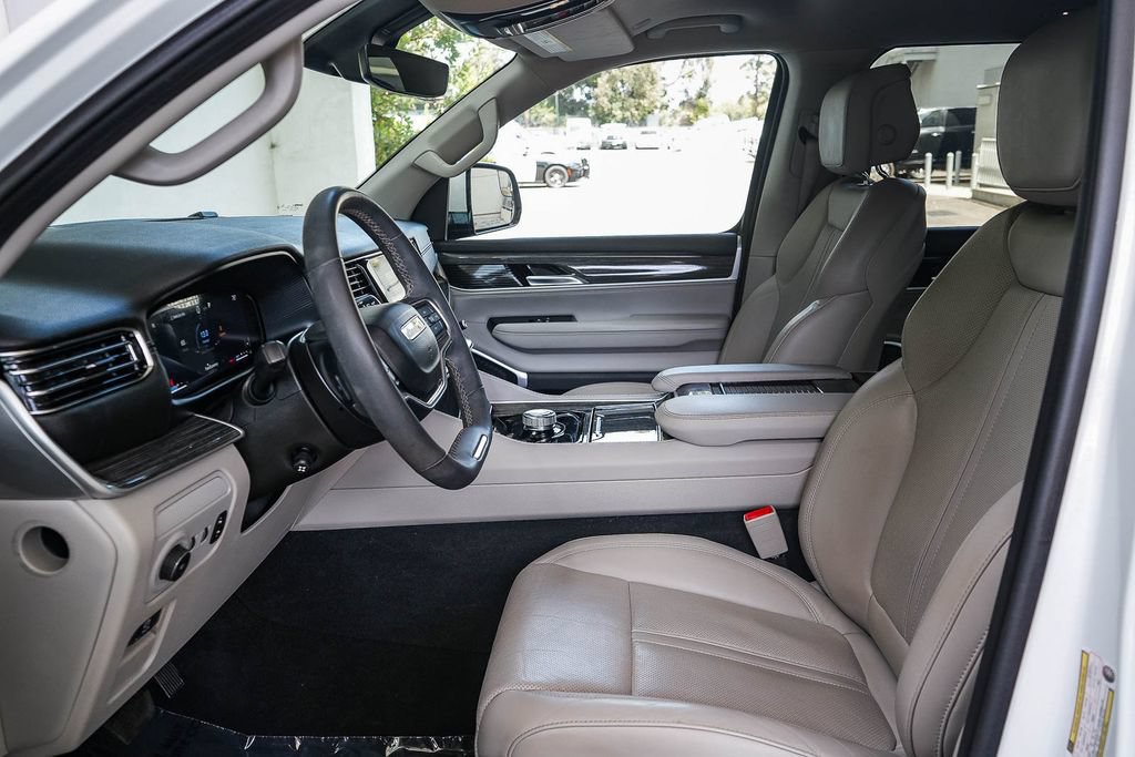 Used 2022 Jeep Wagoneer Series II RWD image 17