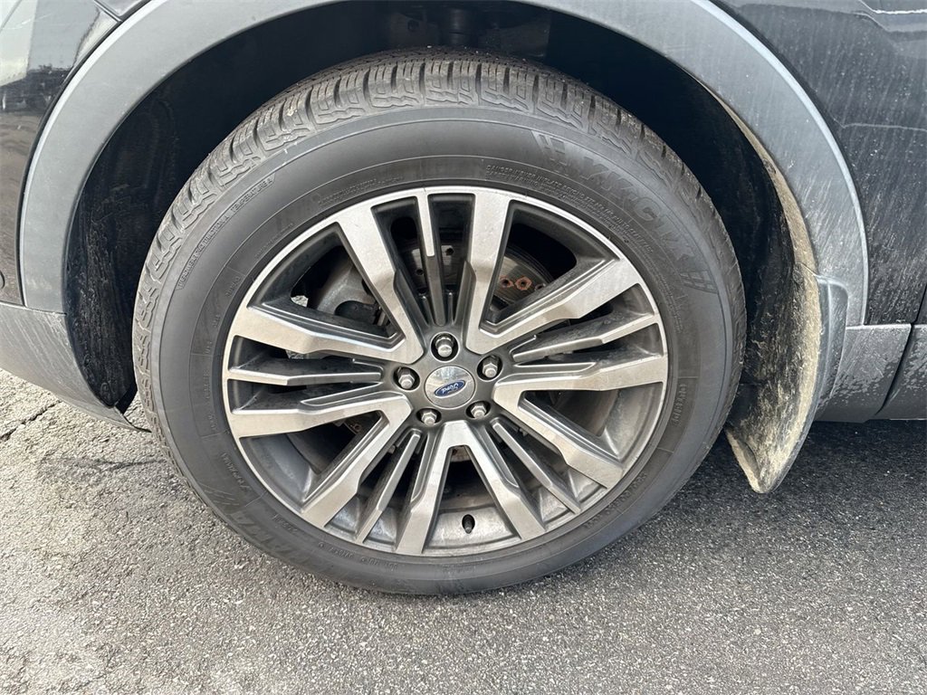 Used 2017 Ford Explorer Platinum image 5