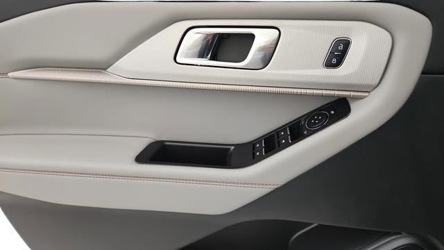 New 2026 Ford Explorer Active w/ Active Comfort Package image 20