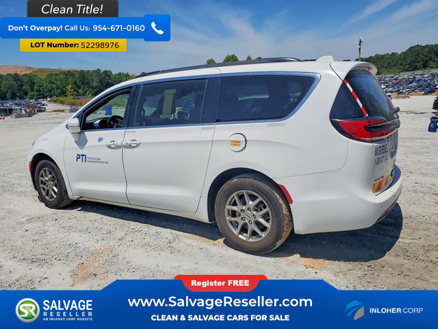 Used 2022 Chrysler Pacifica Touring FWD image 3