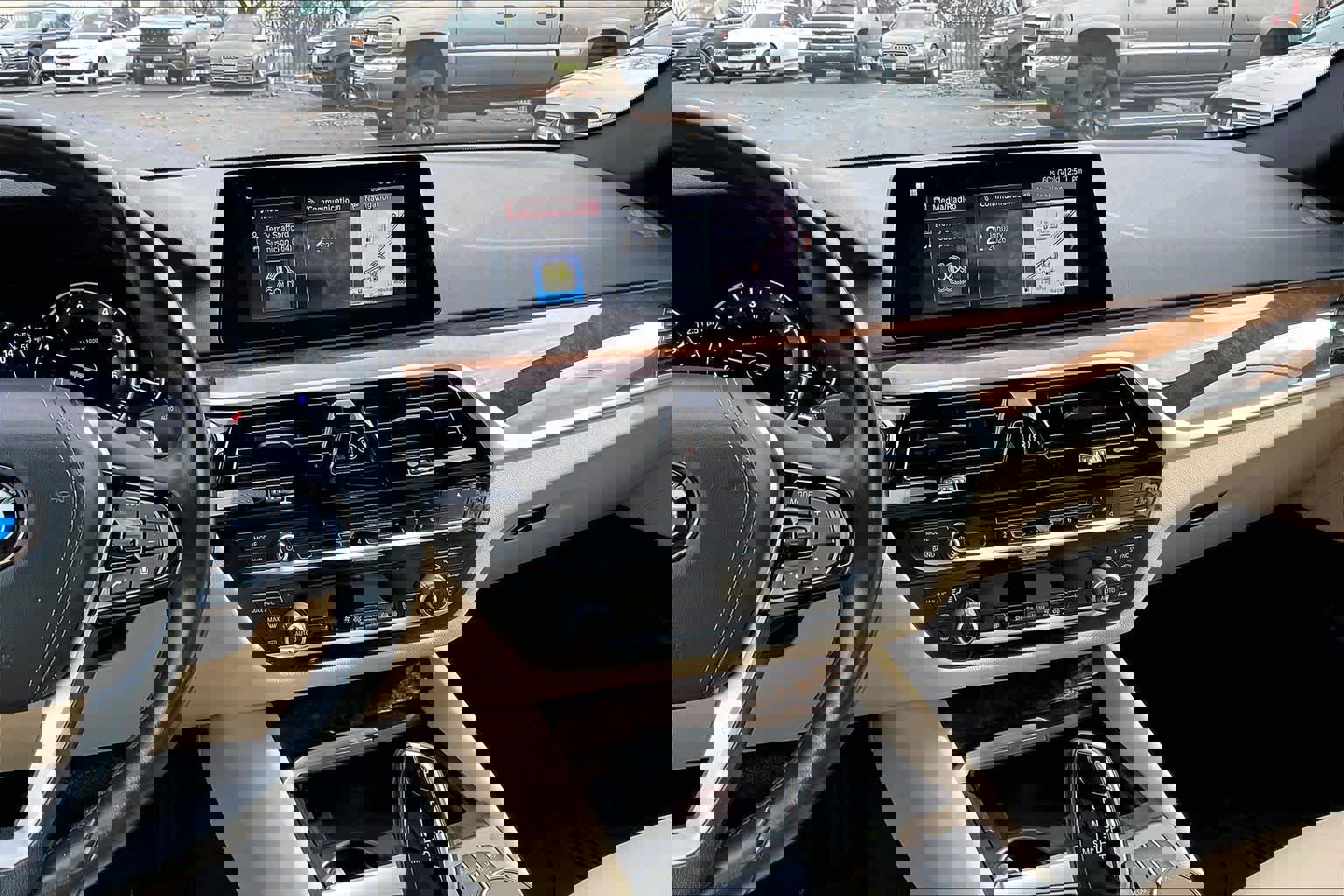 Used 2019 BMW 530i w/ Convenience Package image 9