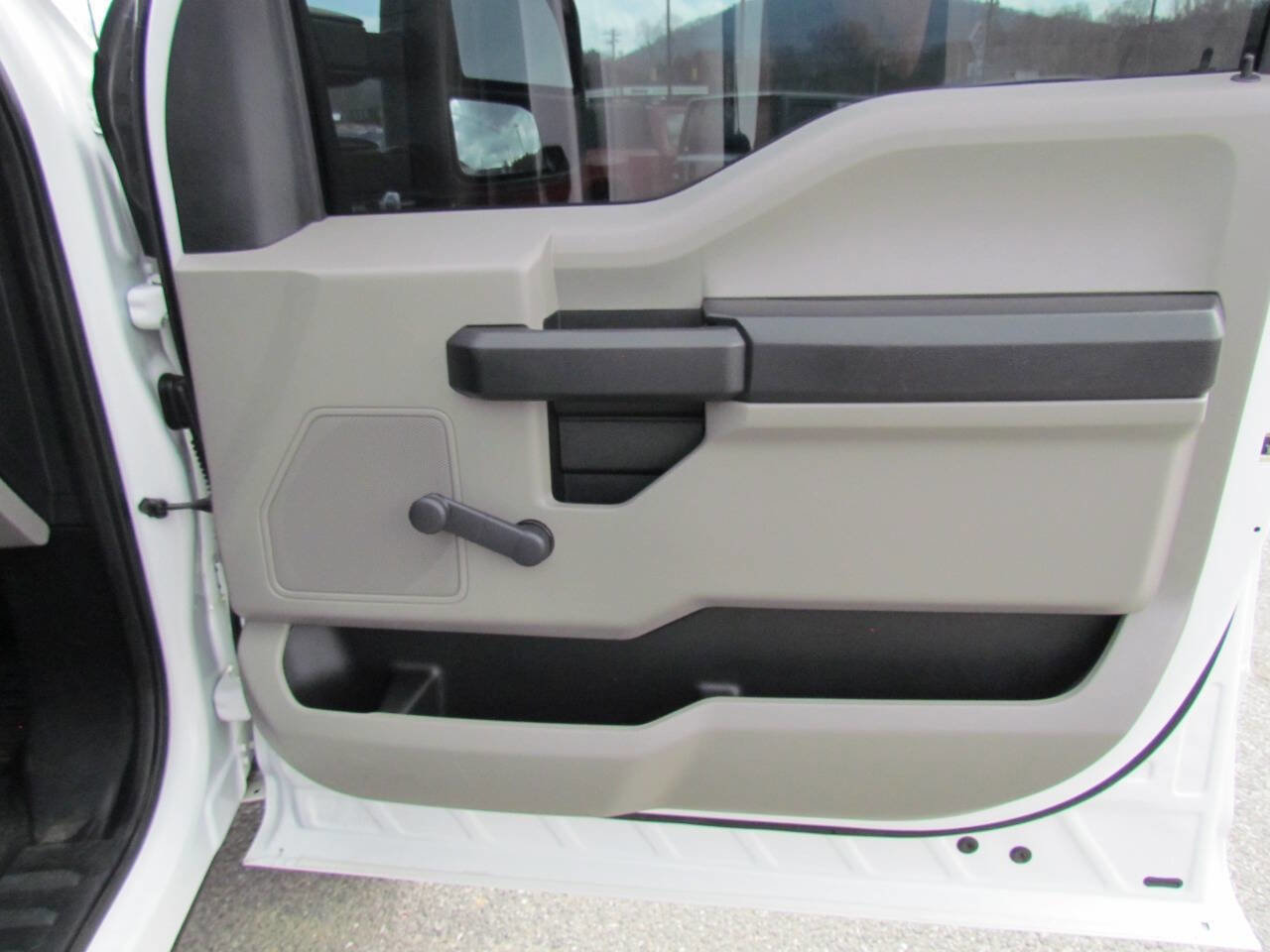 Used 2018 Ford F450 XL w/ XL Value Package image 18