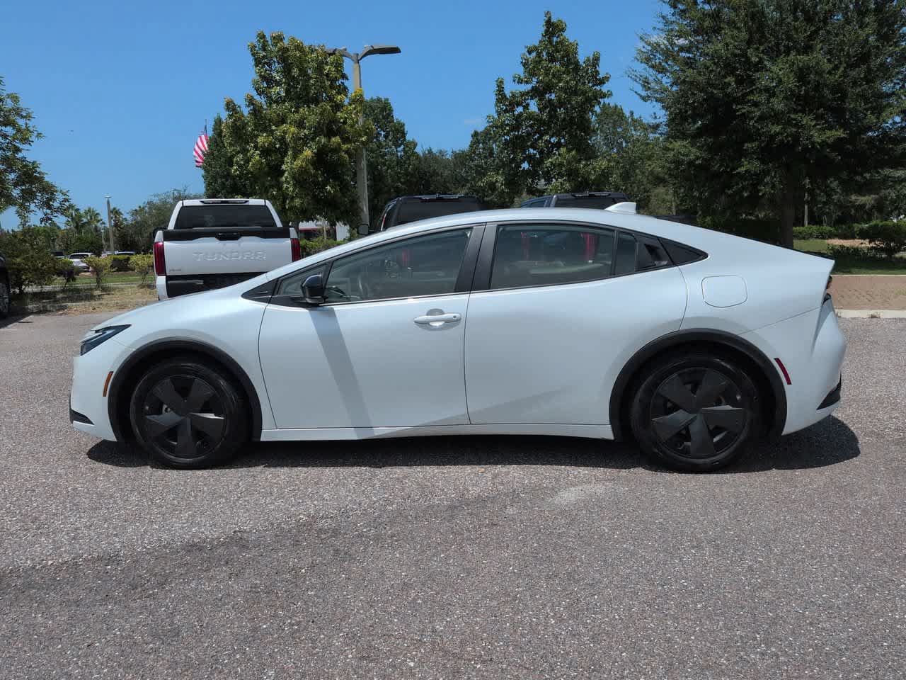 Certified 2025 Toyota Prius LE FWD image 3