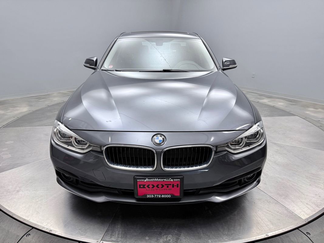 Used 2018 BMW 320i xDrive Sedan image 2