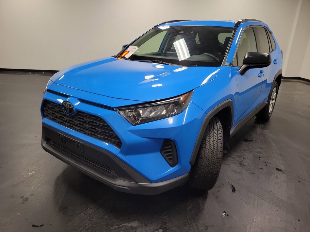 Used 2019 Toyota RAV4 LE w/ Carpet Mat Package image 4