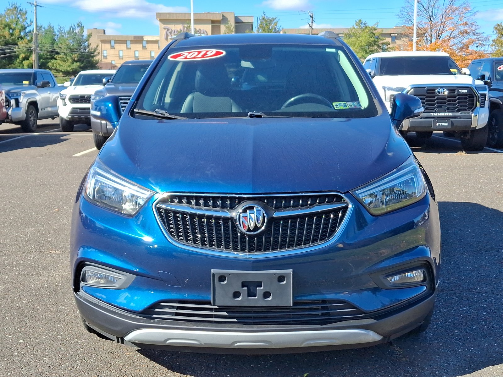 Used 2019 Buick Encore Sport Touring image 2