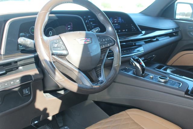 Used 2021 Cadillac Escalade Premium Luxury image 12