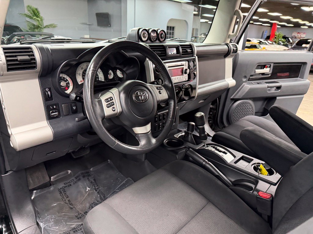 Used 2014 Toyota FJ Cruiser 4WD w/ Upgrade Package image 32