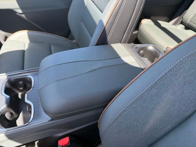 New 2026 GMC Acadia AT4 w/ Luxury Package AWD/4WD image 28