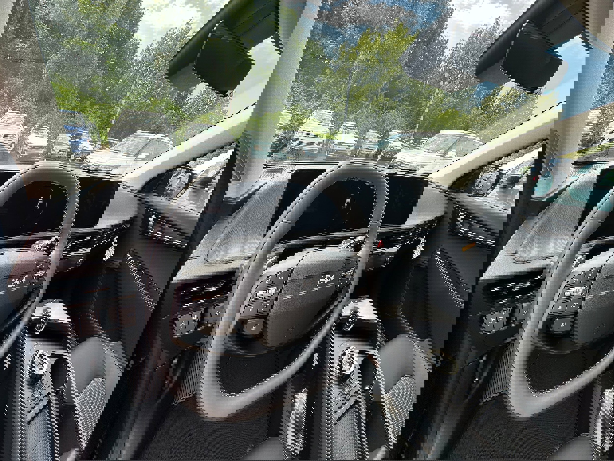 New 2025 Kia EV6 Light w/ Light LR Technology Package image 23