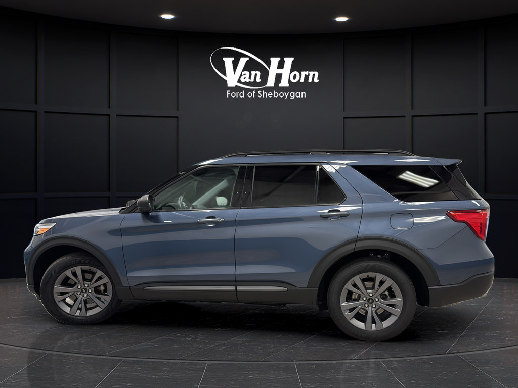 Used 2021 Ford Explorer XLT w/ Equipment Group 202A AWD/4WD image 4