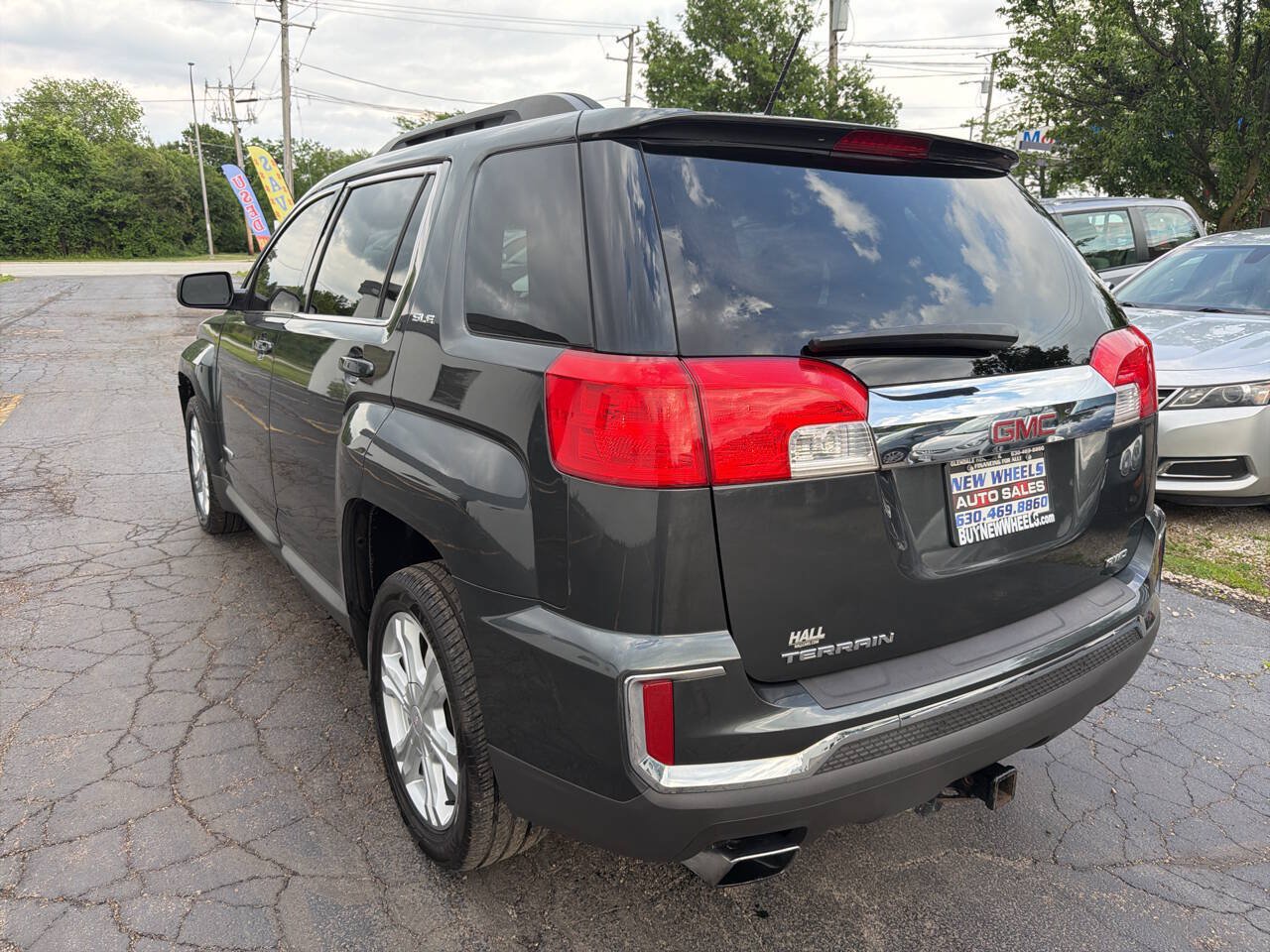 Used 2017 GMC Terrain SLE AWD/4WD image 4