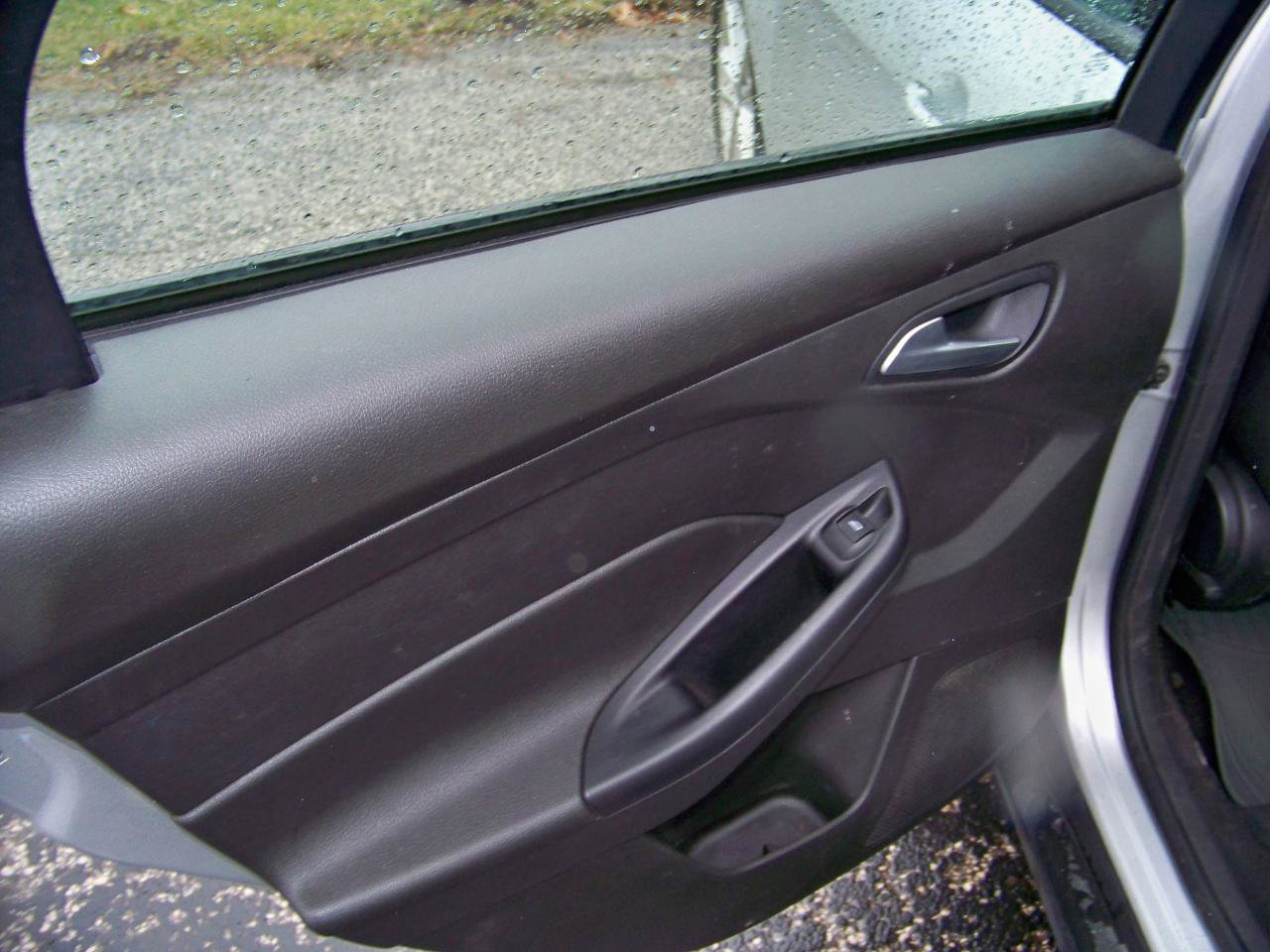 Used 2016 Ford Focus SE FWD image 20