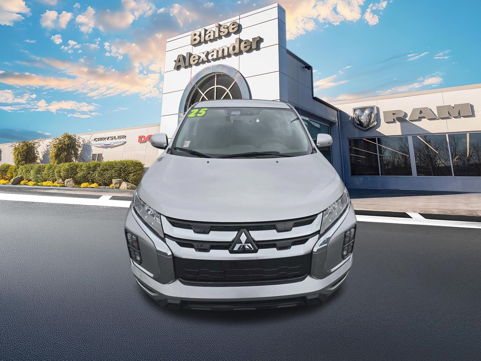 Used 2025 Mitsubishi Outlander Sport SE image 9