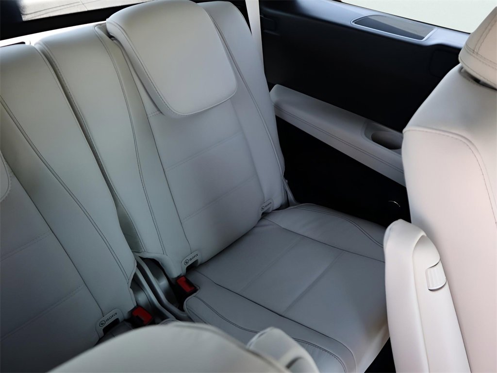 New 2026 Mercedes-Benz GLS 450 4MATIC image 19
