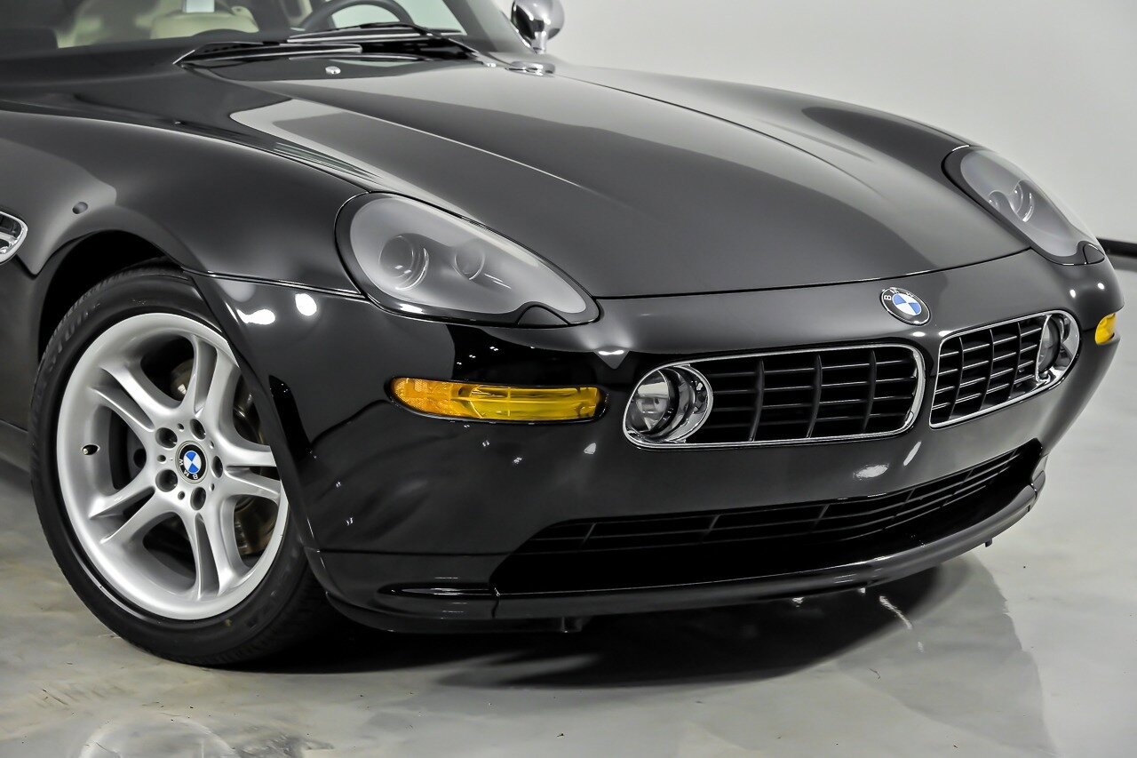 Used 2002 BMW Z8 RWD image 2