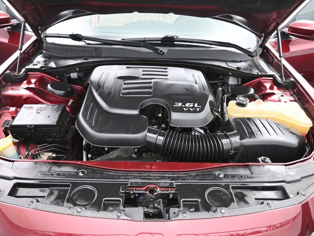 Used 2016 Chrysler 300 Limited image 22