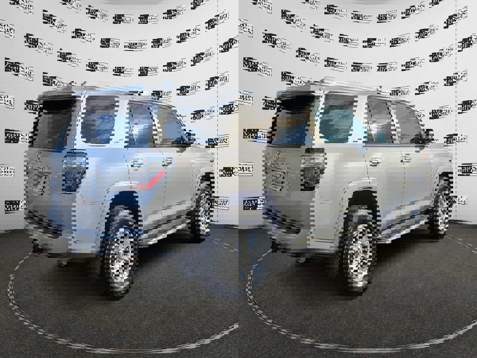 Used 2018 Toyota 4Runner SR5 image 6