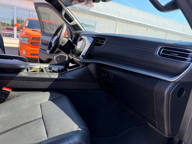 Used 2024 Jeep Wagoneer Series II AWD/4WD image 42
