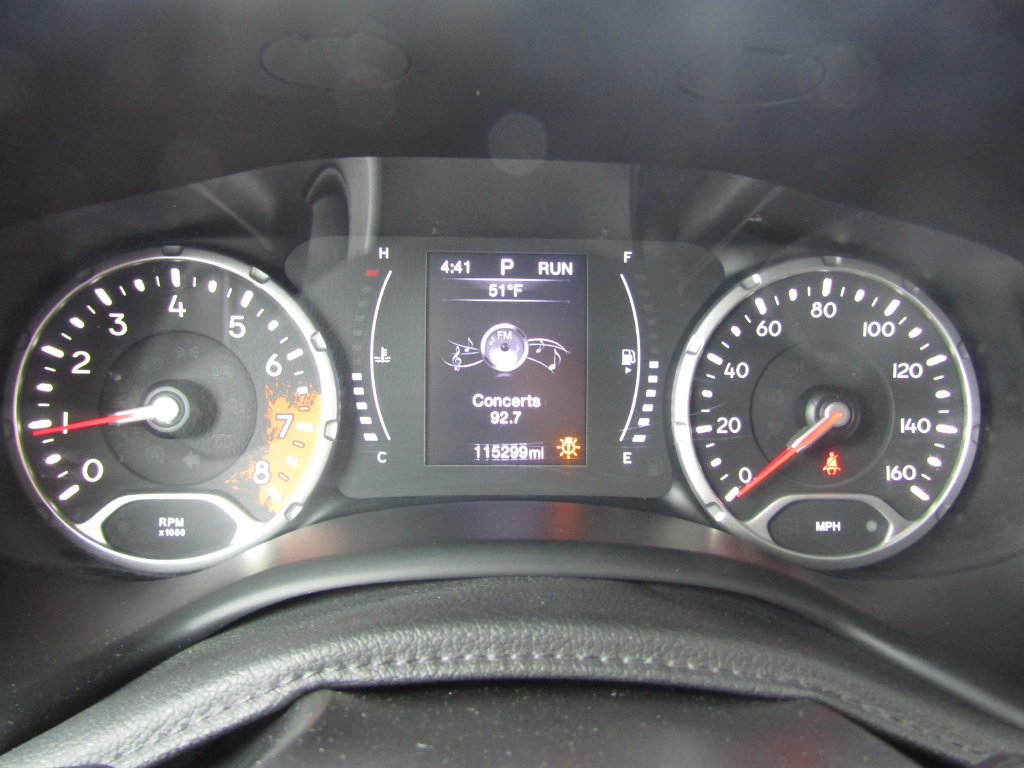 Used 2017 Jeep Renegade Latitude w/ Cold Weather Group AWD/4WD image 21