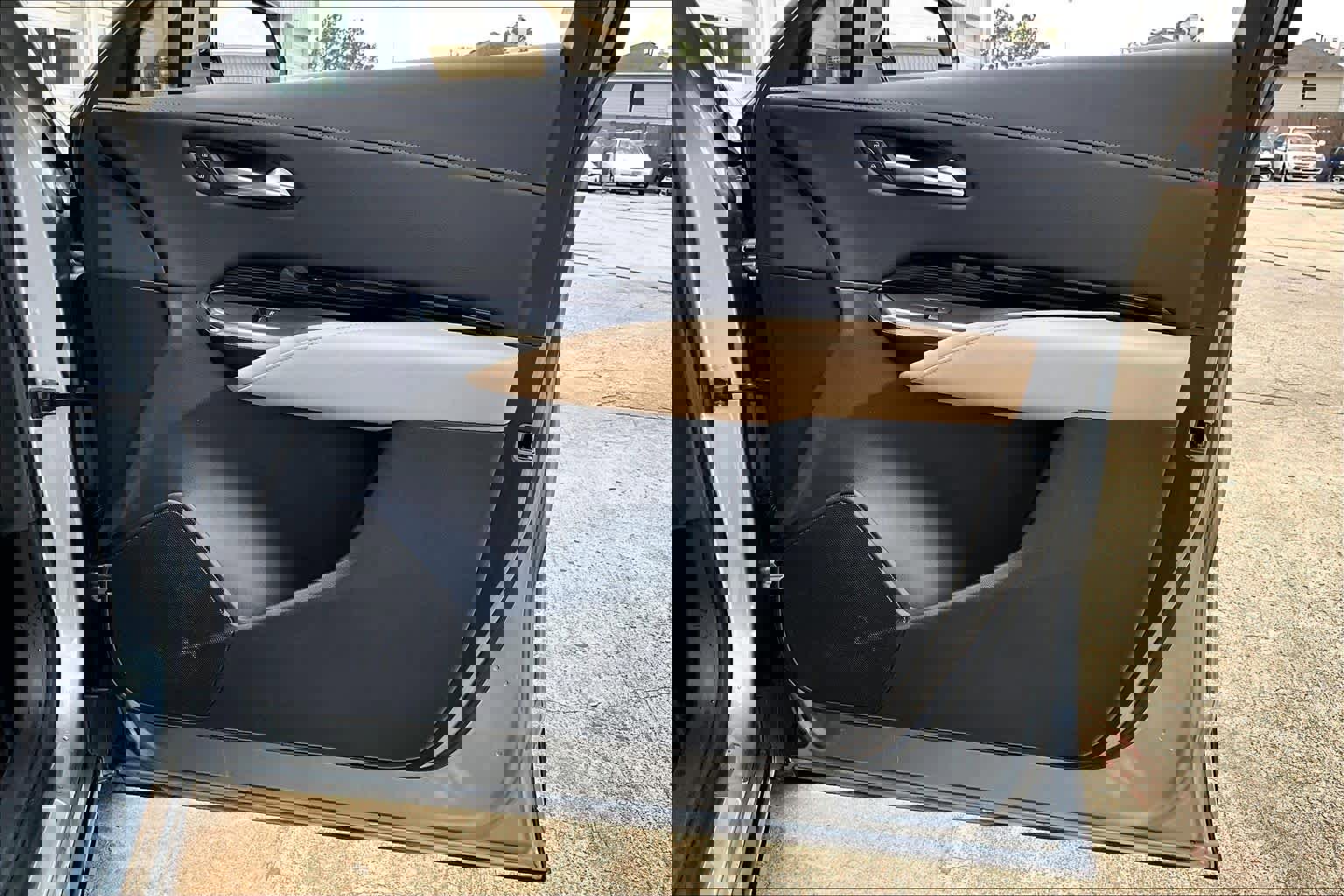 Used 2024 Cadillac XT4 Luxury w/ Cold Weather Package image 20