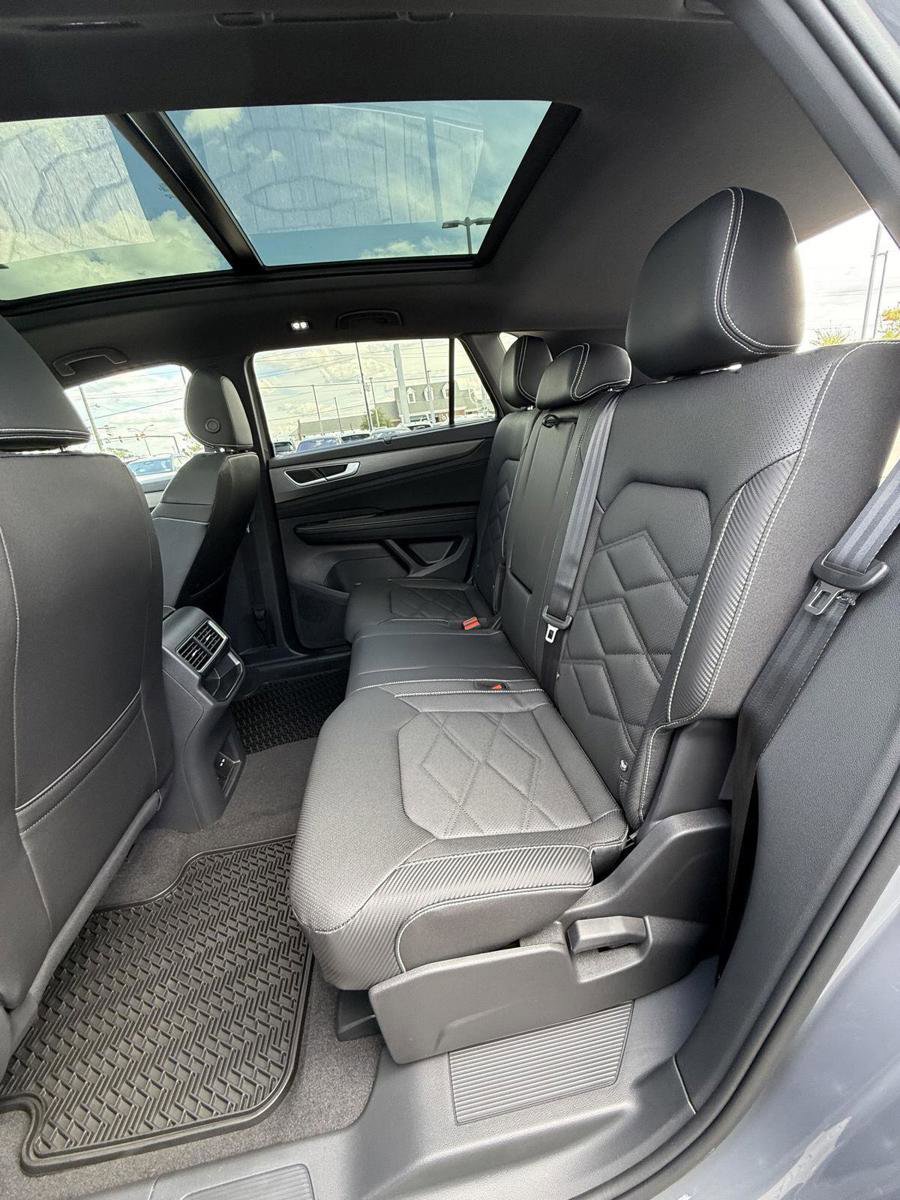 New 2026 Volkswagen Atlas Cross Sport SE image 16