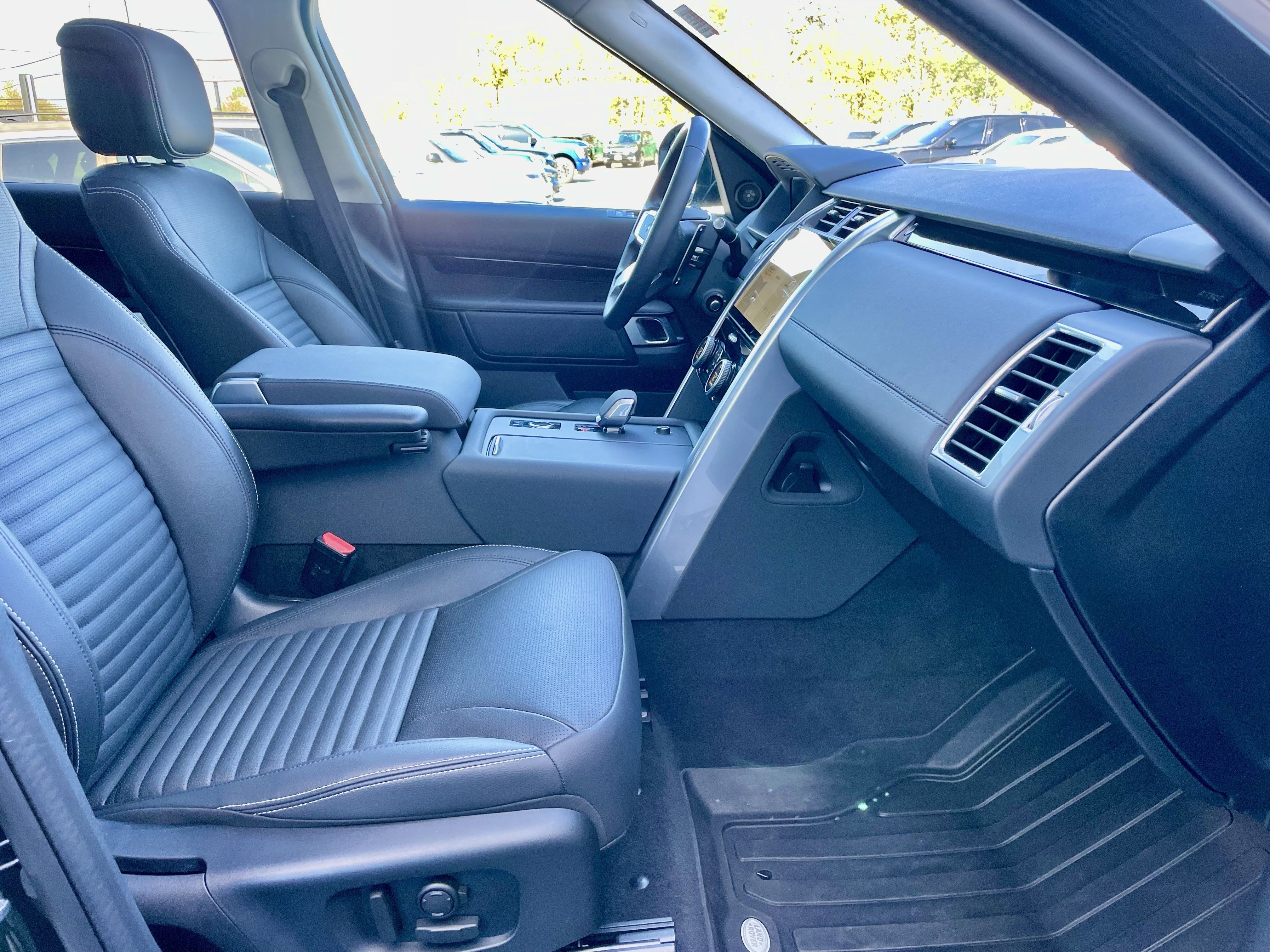 Certified 2024 Land Rover Discovery S AWD/4WD image 15