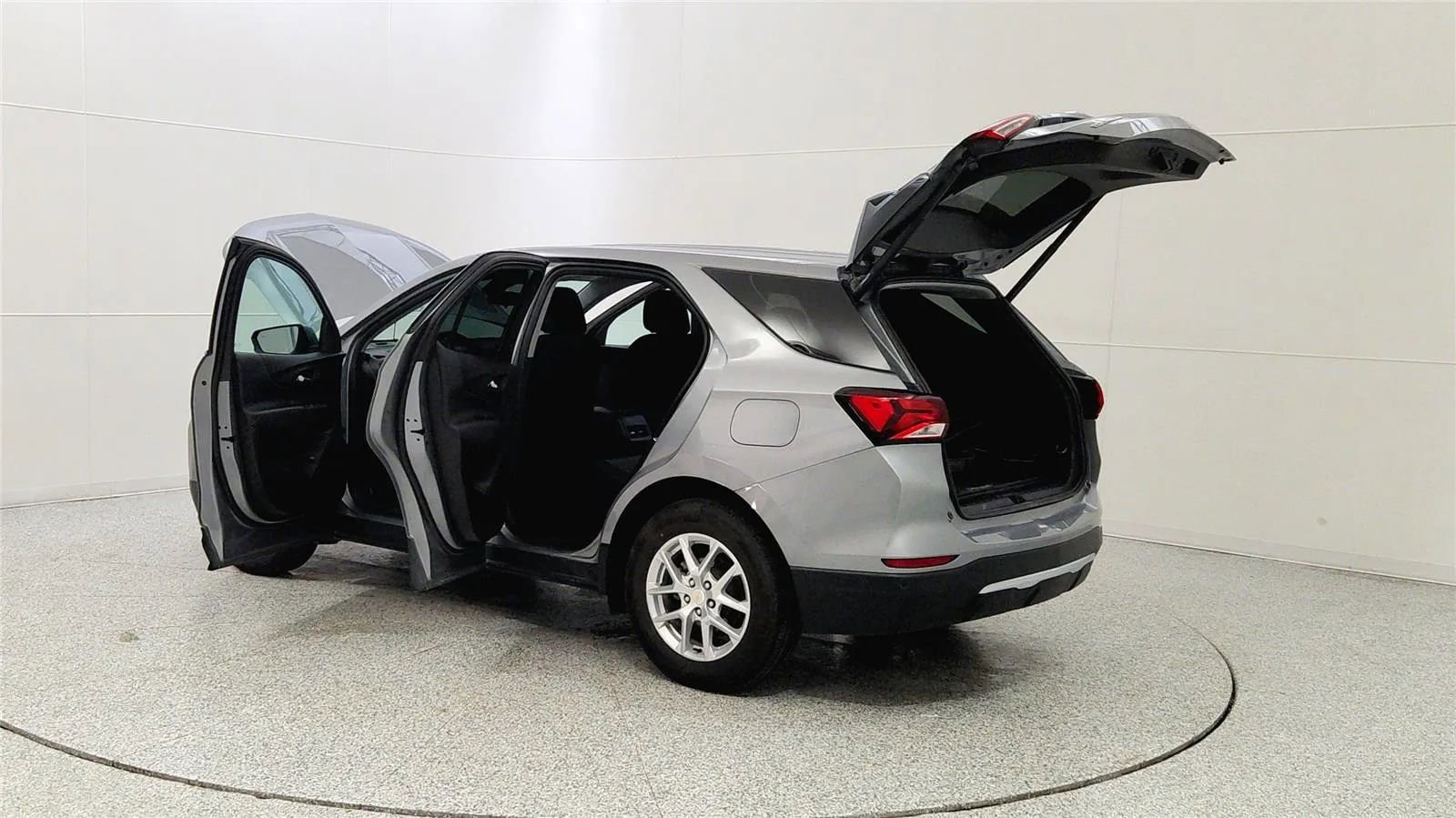 Used 2024 Chevrolet Equinox LT w/ LPO, Floor Liner Package image 11